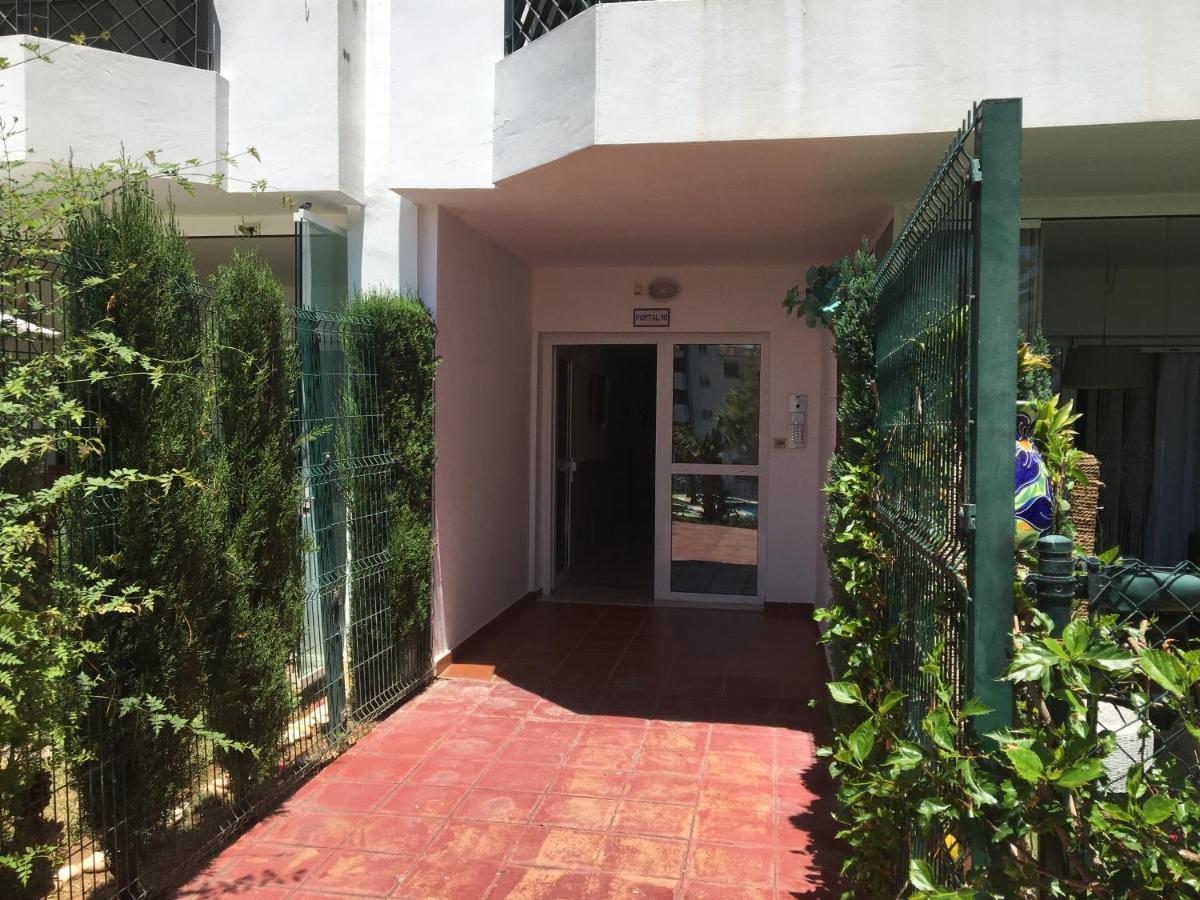 Mi Capricho, Beachfront, Grownfloor, Private Garden & Terrace Sitio de Calahonda Exterior photo