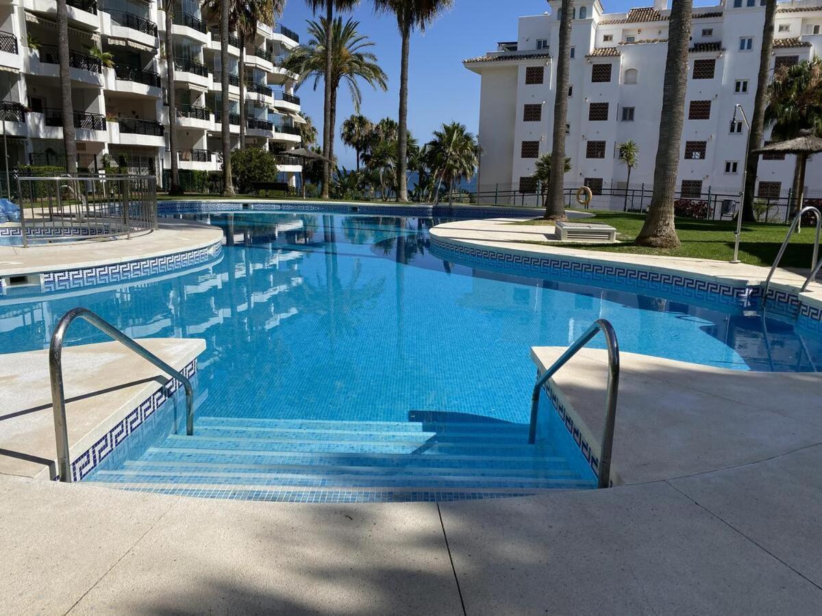 Mi Capricho, Beachfront, Grownfloor, Private Garden & Terrace Sitio de Calahonda Exterior photo
