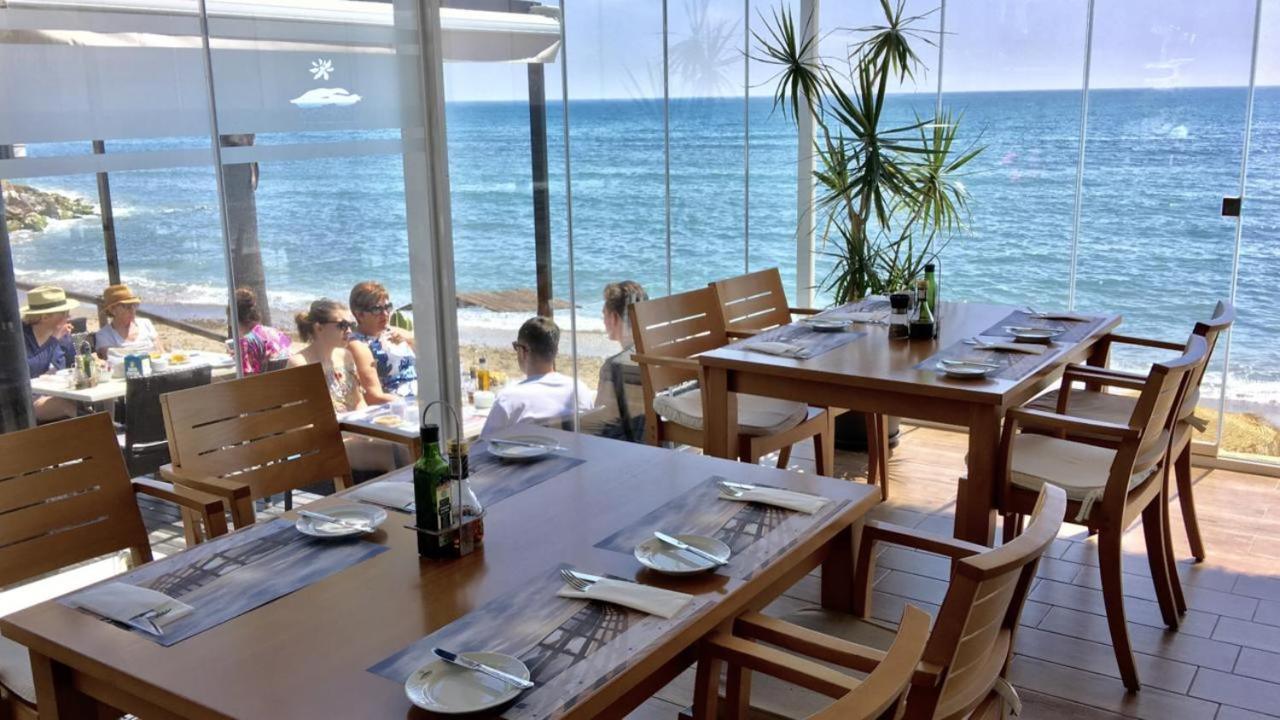 Mi Capricho, Beachfront, Grownfloor, Private Garden & Terrace Sitio de Calahonda Exterior photo