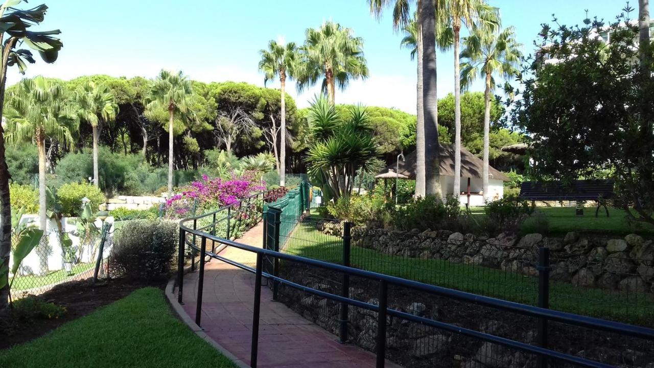 Mi Capricho, Beachfront, Grownfloor, Private Garden & Terrace Sitio de Calahonda Exterior photo