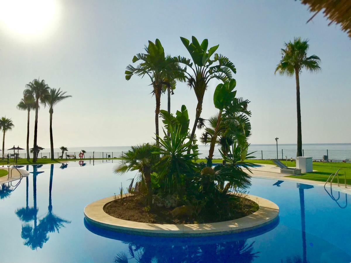 Mi Capricho, Beachfront, Grownfloor, Private Garden & Terrace Sitio de Calahonda Exterior photo