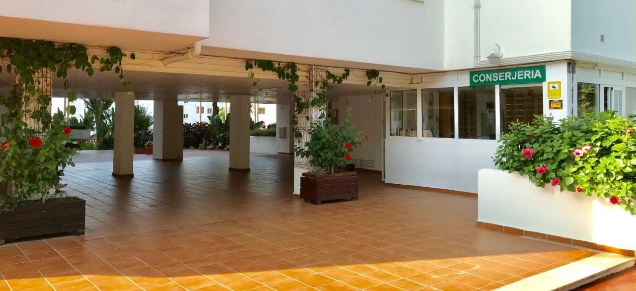 Mi Capricho, Beachfront, Grownfloor, Private Garden & Terrace Sitio de Calahonda Exterior photo