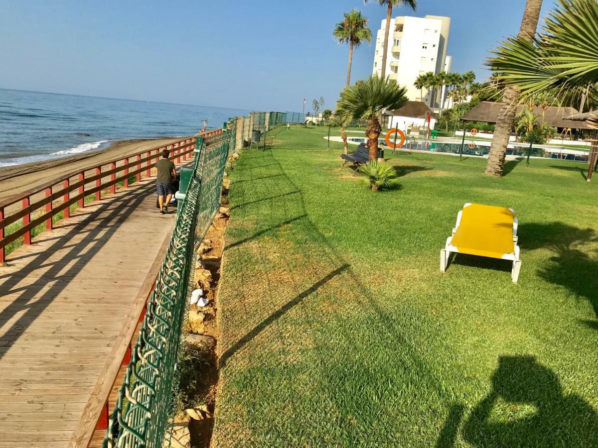 Mi Capricho, Beachfront, Grownfloor, Private Garden & Terrace Sitio de Calahonda Exterior photo