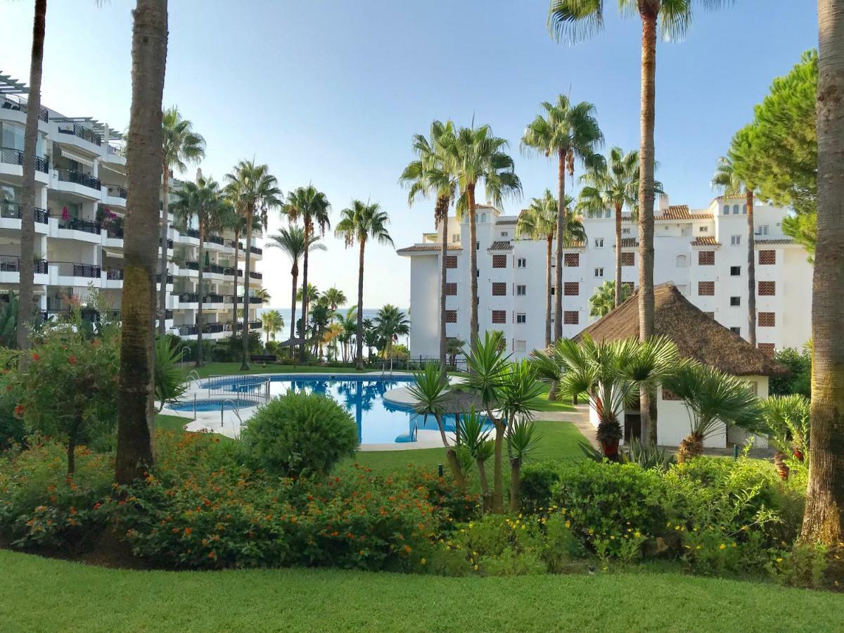 Mi Capricho, Beachfront, Grownfloor, Private Garden & Terrace Sitio de Calahonda Exterior photo
