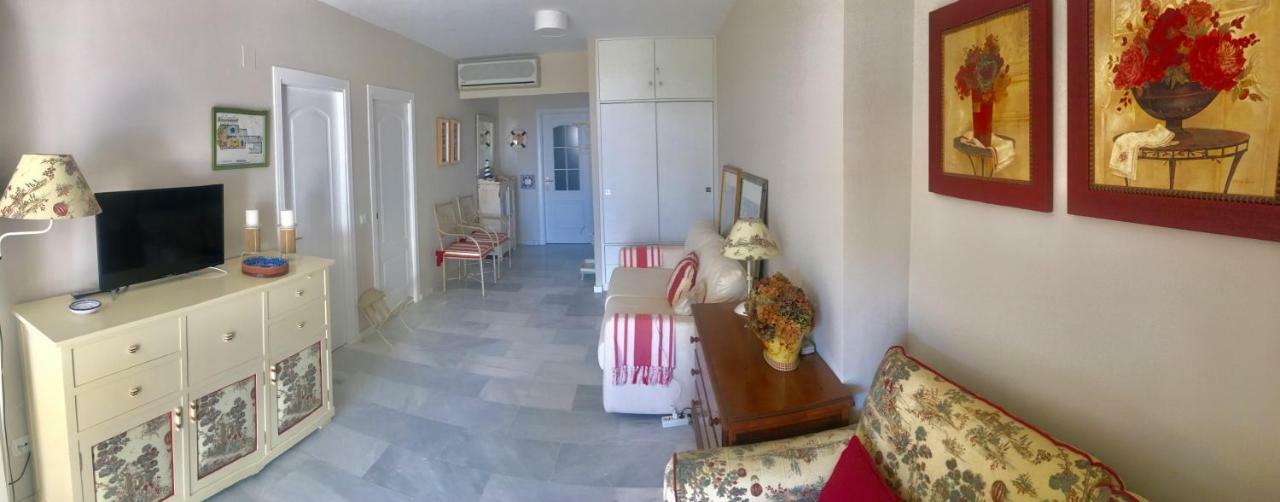 Mi Capricho, Beachfront, Grownfloor, Private Garden & Terrace Sitio de Calahonda Exterior photo